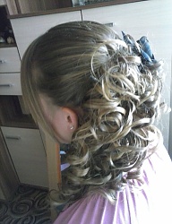 Fryzury Średnie Wieczorowe Kręcone Upięcie Blond - 2139732