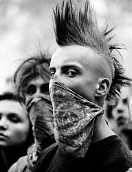 Fryzury Męskie Krótkie Alternatywne Punk Rock - 1298249