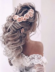 Fryzury Długie Ślubne Kręcone Upięcie Blond - 3275001