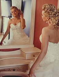 Fryzury Długie Ślubne Kręcone Upięcie Blond - 1262164