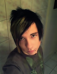 Fryzury Średnie Alternatywne EMO - 364803