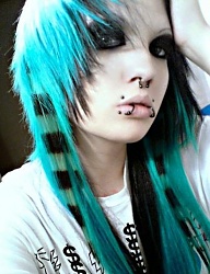 Fryzury Średnie Alternatywne EMO - 811792
