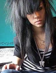 Fryzury Średnie Alternatywne EMO - 113439
