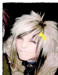 Fryzury Średnie Alternatywne EMO - 105554