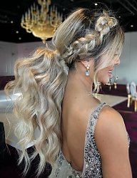 Fryzury Długie Wieczorowe Kręcone Upięcie Blond - 3274111