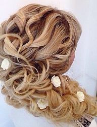 Fryzury Długie Ślubne Kręcone Upięcie Blond - 3045367
