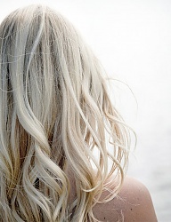 Fryzury Średnie Na co dzień Kręcone Rozpuszczone Blond - 2115939