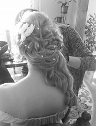 Fryzury Długie Ślubne Kręcone Upięcie Blond - 3135745