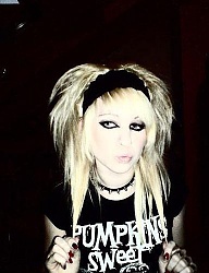 Fryzury Średnie Alternatywne EMO - 18258