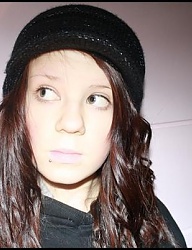 Fryzury Średnie Alternatywne EMO - 90611