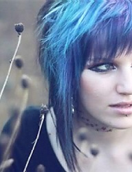 Fryzury Średnie Alternatywne EMO Kolorowe - 1207183