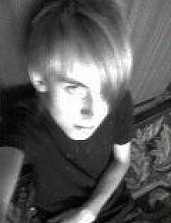 Fryzury Średnie Alternatywne EMO - 54798