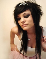 Fryzury Średnie Alternatywne EMO - 33896