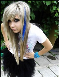 Fryzury Średnie Alternatywne EMO - 711638