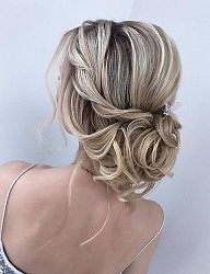 Fryzury Średnie Ślubne Kręcone Upięcie Blond - 3275055