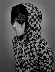 Fryzury Średnie Alternatywne EMO - 184531