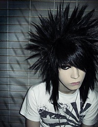 Fryzury Średnie Alternatywne EMO - 34736