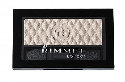 Brązowa wodoodporna kredka Scandaleyes 003 Brown zagęszcza rzęsy i delikatnie „wyciąga” oko w kierunku zewnętrznego kącika. Rzęsy są wytuszowane czarną maskarą Scandaleyes Lycra Flex, która zapewnia skandaliczną objętość i elastyczność rzęs, bez grudek i kruszenia się. 