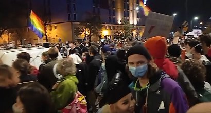 W poniedziałek trwał kolejny, 5 dzień protestów pod siedzibą PiS w Warszawie