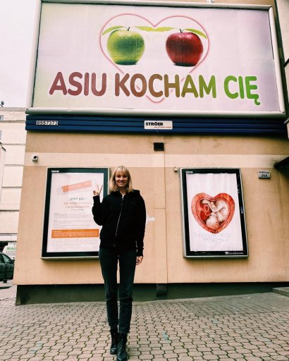 Niedaleko mieszkania Asi Krzysztof dodał baner, na którym wyznał jej miłość, a Joanna...