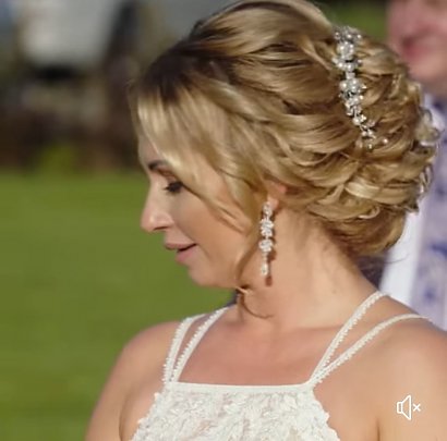 Izabela zachwyciła internautów swoja fryzurę ślubną!