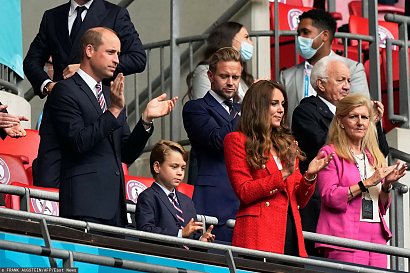 Zobacz, jak książę William, księżna Kate i ich syn, 7-letni książę George wyglądali na meczu na Wembley!