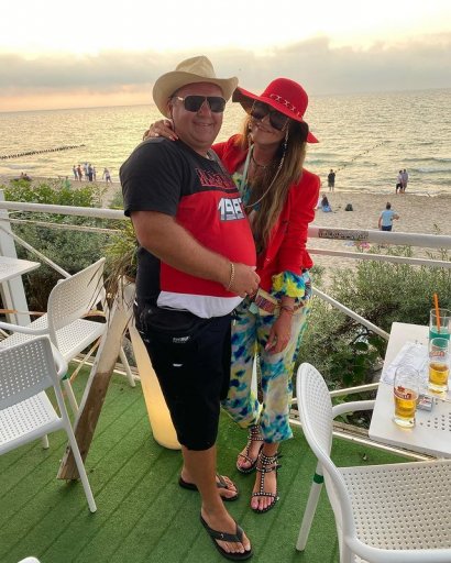 44-letnia Agnieszka Kotońska dodała bardzo śmiałe zdjęcie ze swoim mężem, który...