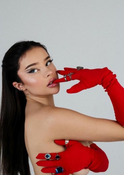 Na jej Instagramie możemy oglądać ją w wielu odsłonach