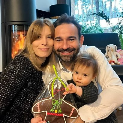 Na profilu na Instagramie Macieja nie brakuje także wpisów o jego ukochanej żonie. Uśmiechnięta Sonia często pojawia się na zdjęciach z mężem, a wtedy fani nie mogą wyjść z podziwu, jak ta dwójka się dobrała i jak do siebie pasują.