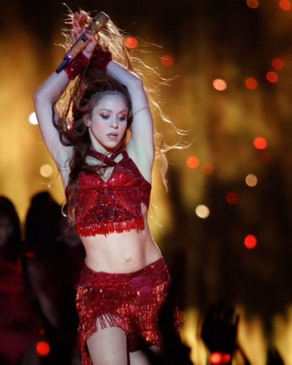 Shakira obchodzi dziś swoje urodziny! Z tej okazji pokazujemy jej najlepsze stylizacje.