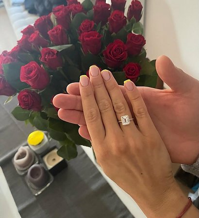 Zaręczyli się! 27-latka pochwaliła się pierścionkiem!