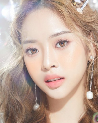 Zobacz zdjęcia z pięknymi makijażami koreańskimi