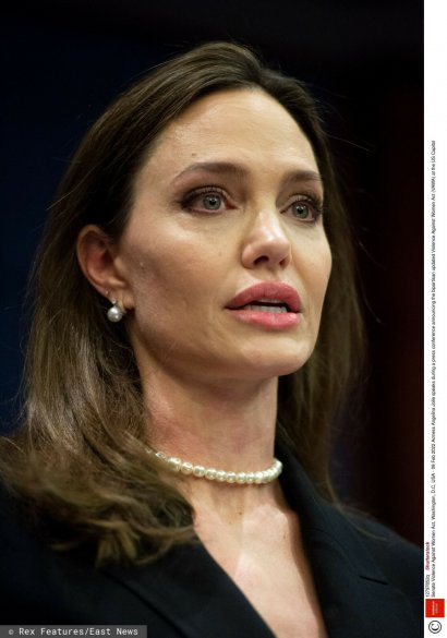 Angelina Jolie kończy dzisiaj 47 lat. Zobacz z kim związała się węzłem małżeńskim!