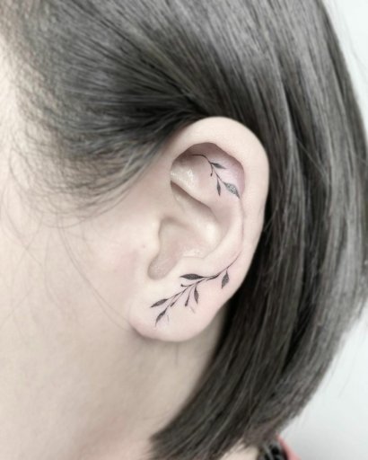 Zobacz tatuaże na uchu!