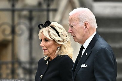 Pogrzeb Królowej Elżbiety II: Jill Biden, Brigitte Macron i Agata Duda w stylizacjach żałobnych. Która pierwsza dama prezentowała się najdostojniej?