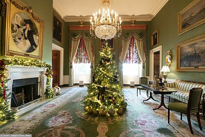Biały Dom jak zwykle zachwyca dekoracjami! Najpierw ze ślubu Naomi Biden, a teraz wnętrzami w świątecznym klimacie!