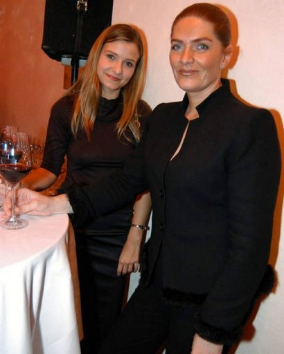 Joanna Koroniewska od 2014 roku jest żoną syna Katarzyny Dowbor, Macieja.