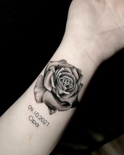 #rosetattoo - tatuaż róży. To jeden z piękniejszych i popularniejszych wzorów wśród kobiet!