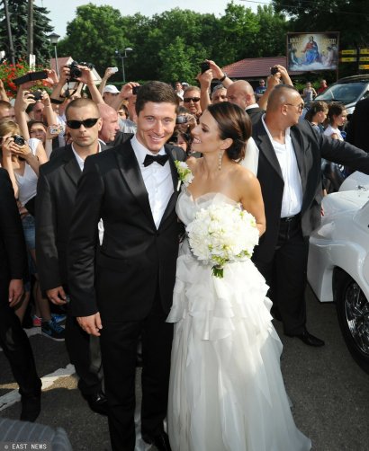 Minęło 10 lat od ślubu Lewandowskich, a oni wciąż wyglądają tak samo!