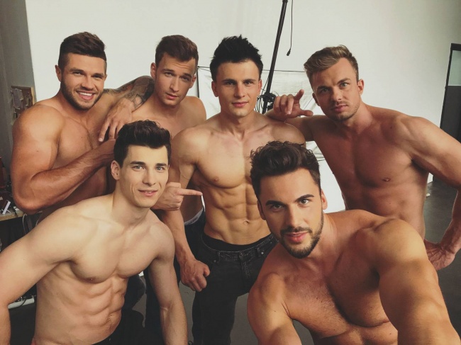 Piękne nagie modele fitness